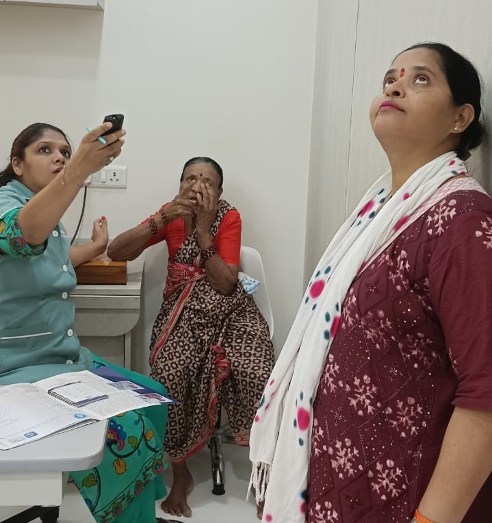 Mahavir Netralaya consult room eye examination