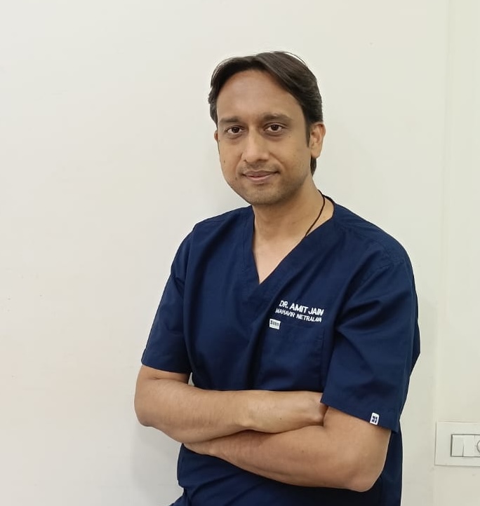 Dr. Amit B. Jain at Mahavir Netralaya